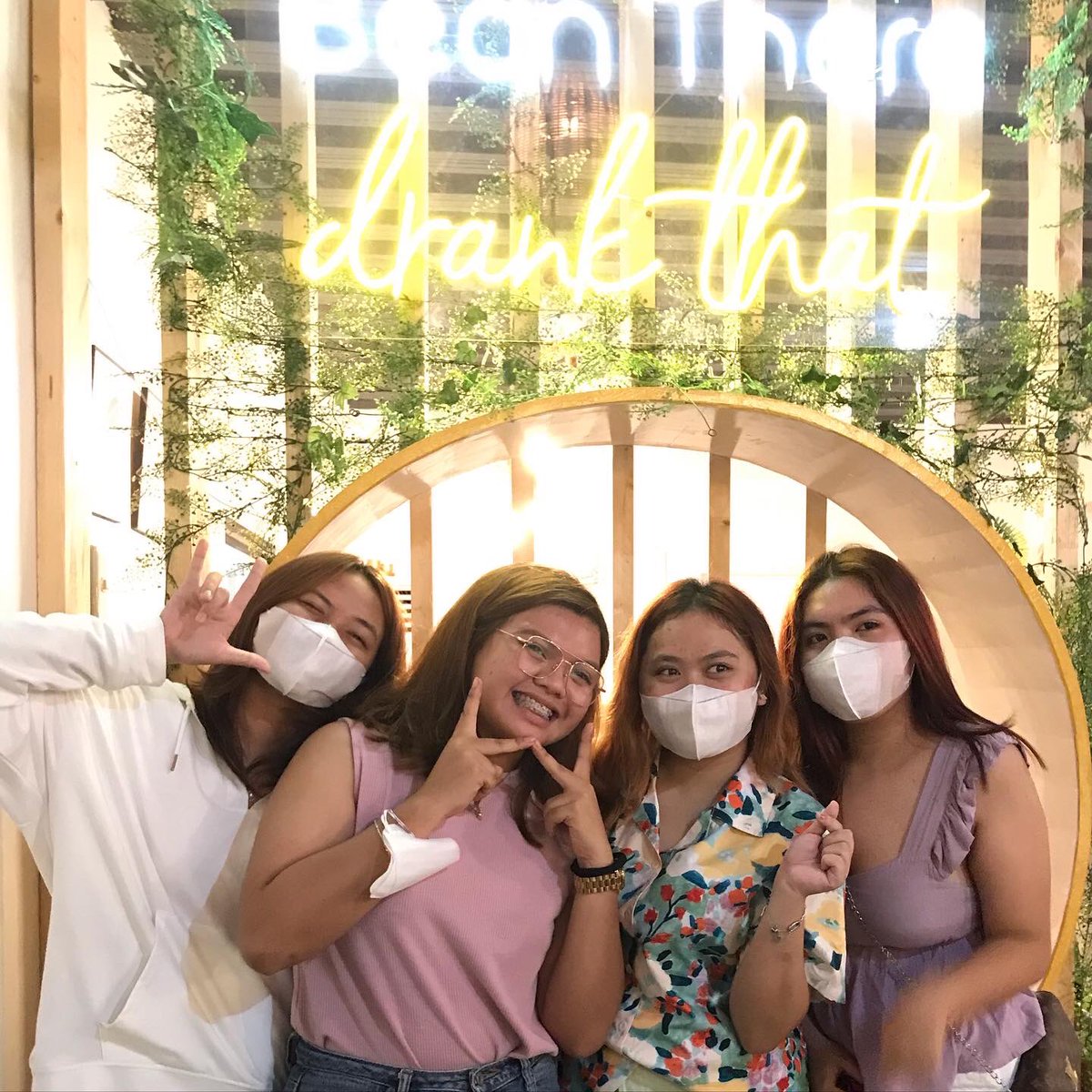 seokmatt9w's tweet photo. thank u so much guys!! @seventeenphil #SectorPAM #BETHESUNinMNL https://t.co/oxlwZpvLXE