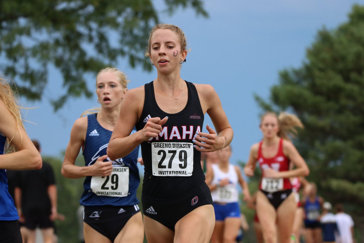 PrepRunningNerd's tweet photo. 30+ collegiate teams, 3 Nerds, 2 races, 1 Nerd Dog and over 1500 photos of the Green/Dirksen meet.  

Men:  https://t.co/79SYOZMU7b

Women:  https://t.co/EHkZtvut34 https://t.co/l0QTDBi5DB