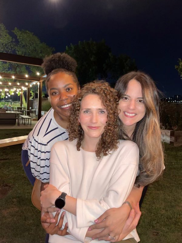 AkyaMyrieMD's tweet photo. All the feels ✨❤️ @CleClinicUro #CoResidents #AUAMatch2023 #HappyBirthdayAnnaliese love this program! https://t.co/LbLOTX2Vun