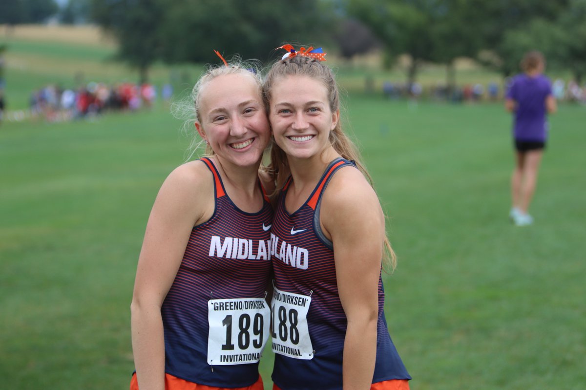 PrepRunningNerd's tweet photo. 30+ collegiate teams, 3 Nerds, 2 races, 1 Nerd Dog and over 1500 photos of the Green/Dirksen meet.  

Men:  https://t.co/79SYOZMU7b

Women:  https://t.co/EHkZtvut34 https://t.co/l0QTDBi5DB