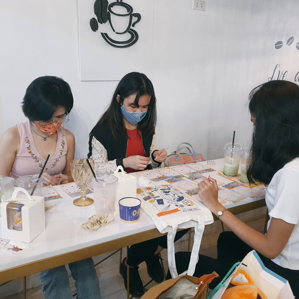 SVT7ogether's tweet photo. #SectorPAM carats, seryoso and focused dahil sa bingo HAHAHAHA 😌🤣 https://t.co/DLvFgt238e