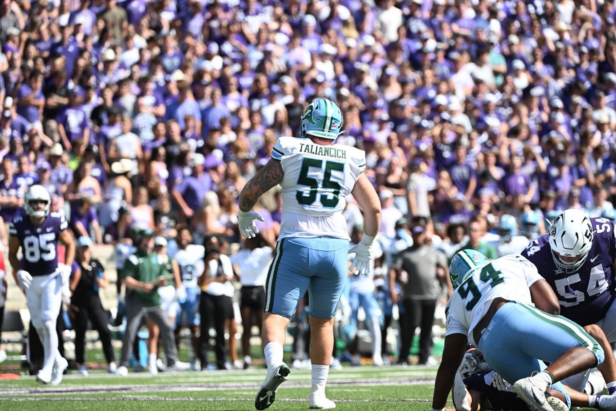 GreenWaveFB's tweet photo. The Wave Defense was lock down 🔒⬇️

#RollWave | #NOLABuilt https://t.co/EiKopbLskw