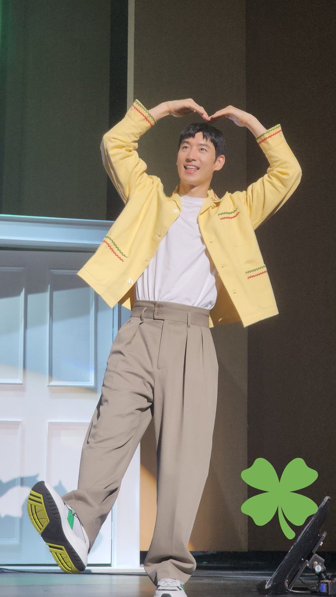 ONE_J0704's tweet photo. 오빠 하트 이렇게 막날릴거면 이름 이하트로 바꿔줘라 그냥😆

#이제훈 https://t.co/ZH4t9R7zic