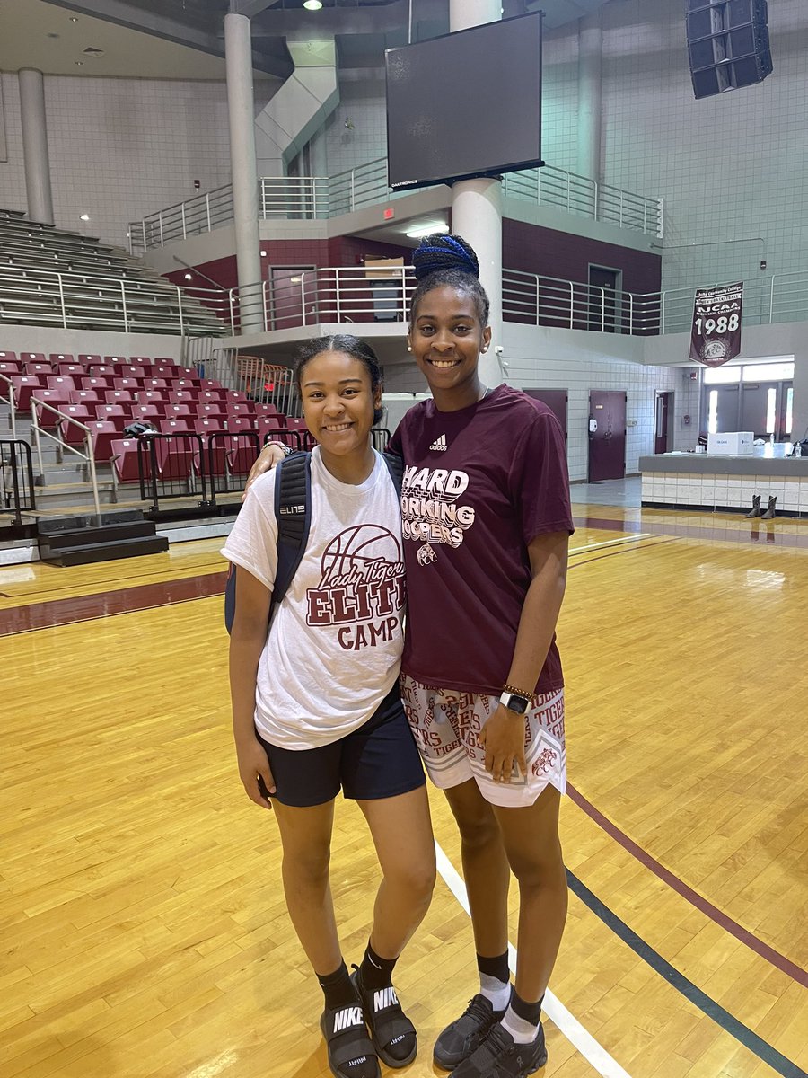 edenj31's tweet photo. I enjoyed the competition and the overall great energy at Coahoma Community College’s first elite camp ! Thank you, @coachordie @cccladyhoops @panola_south for making this a great opportunity ! https://t.co/VgjkXTlRIX