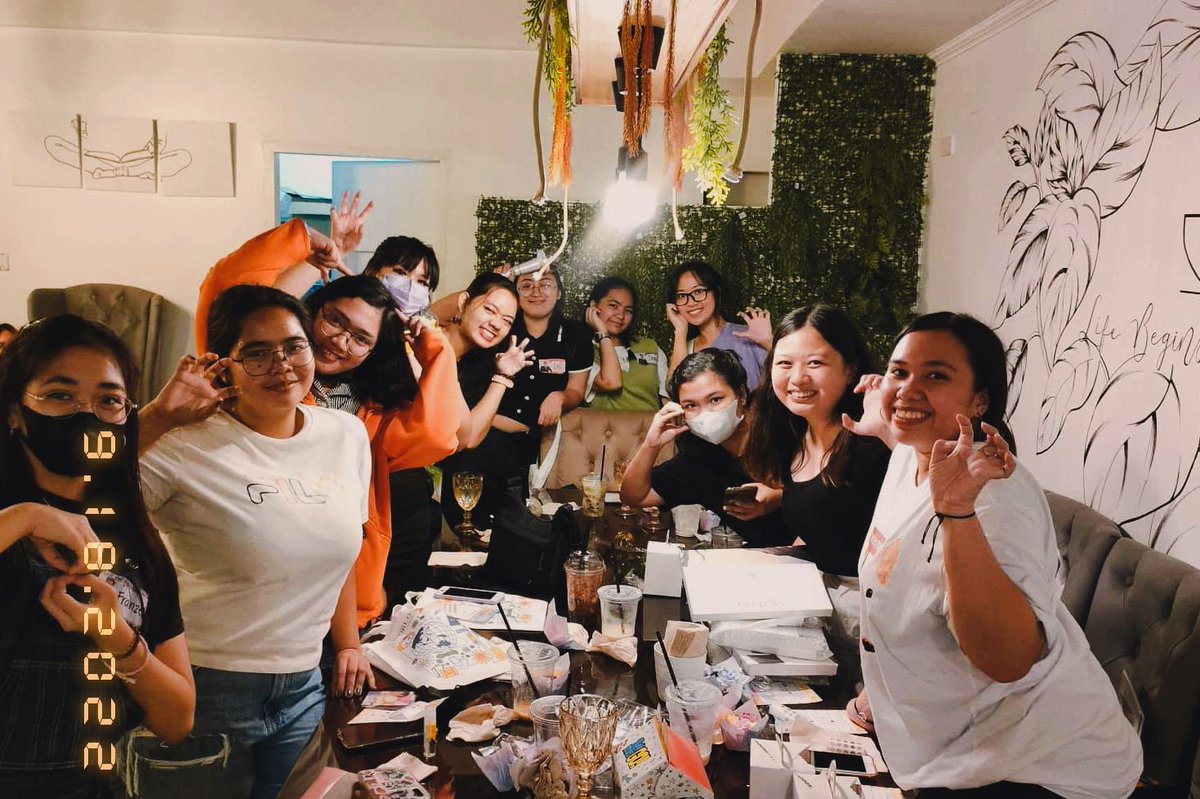 _ketsvtrsr99's tweet photo. The Introverts from North. 🤣💗👋 It was nice meeting y'all gurls. Wooahae ~ @SVT7ogether @seventeenphil #SectorPAM https://t.co/LOKs5qxyYJ