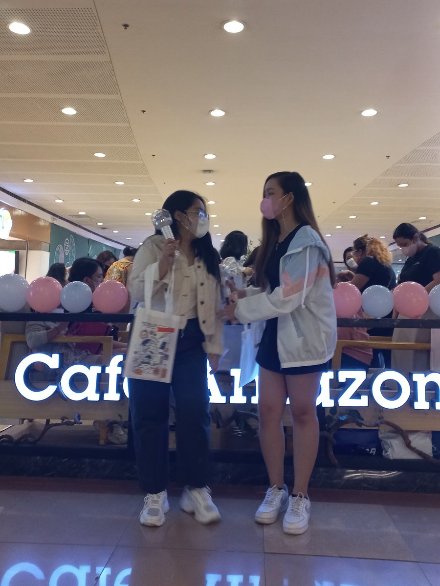 ydwksy's tweet photo. Hihi special thanks to @scoupseoul 😚 to more cses and concerts together! 🥰  #SectorPH #SectorQZT https://t.co/S8AjEp06SO