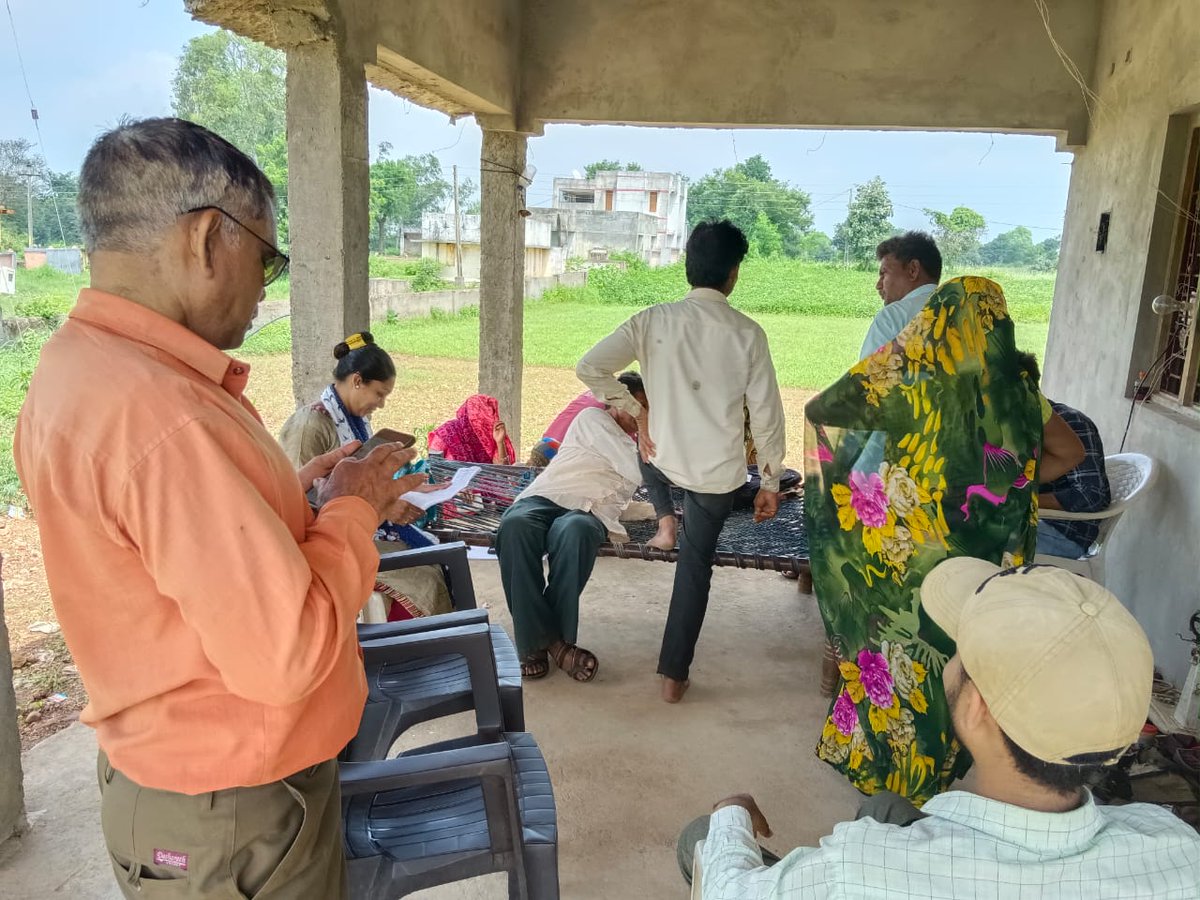 DBalalt's tweet photo. There is ongoing enrollment of pmjay card in various areas of meghraj taluka on Sunday. @AravalliGog @ArvalliCdho @PmjayArvalli @jhparmar74 @CollectorArvali https://t.co/Tbl0I1WKmh