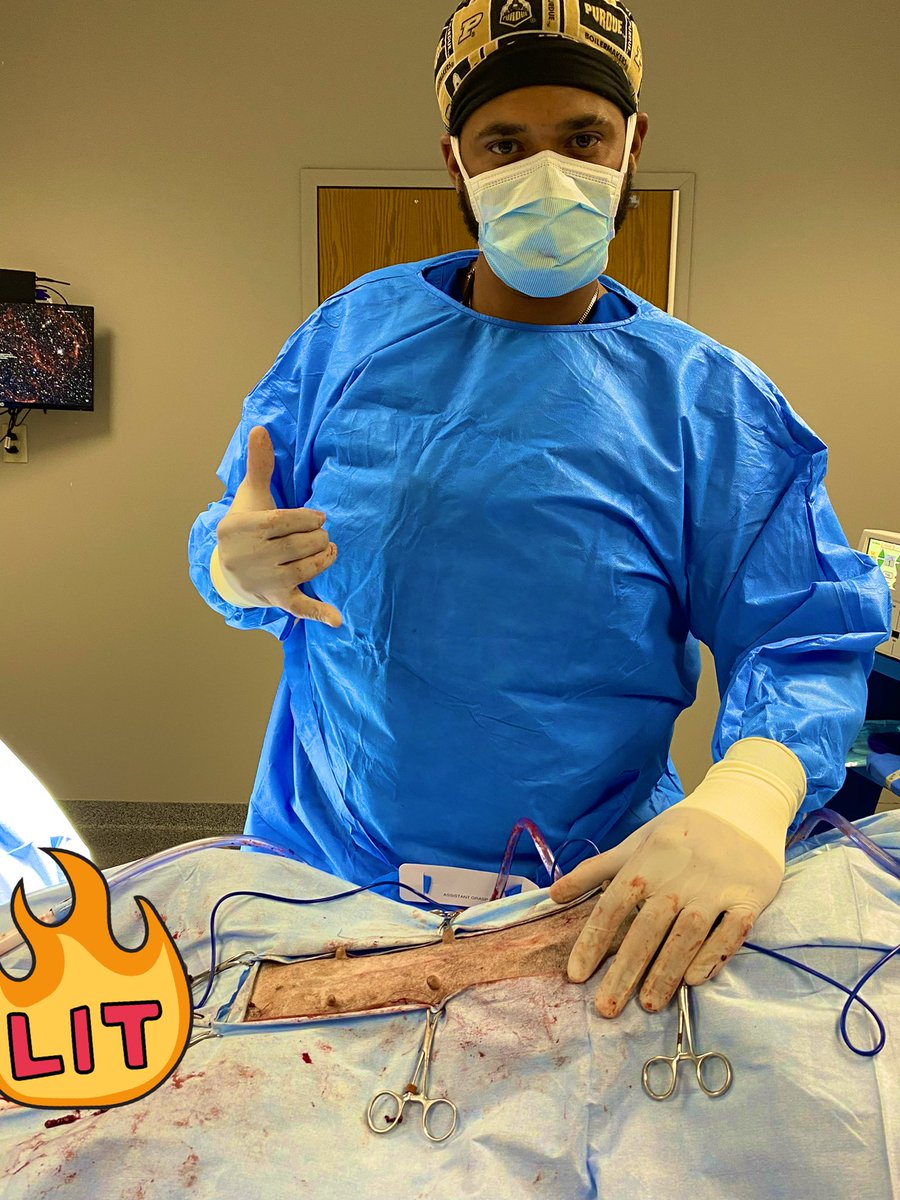 FloridaFloyd954's tweet photo. Yo! I straight up ROCKED that surgery rotation!! 😤👊🏽

- Dr. Williams 😎

#SurgeryIntern #RotatingInternship #VetMed https://t.co/v1idiQNpr0