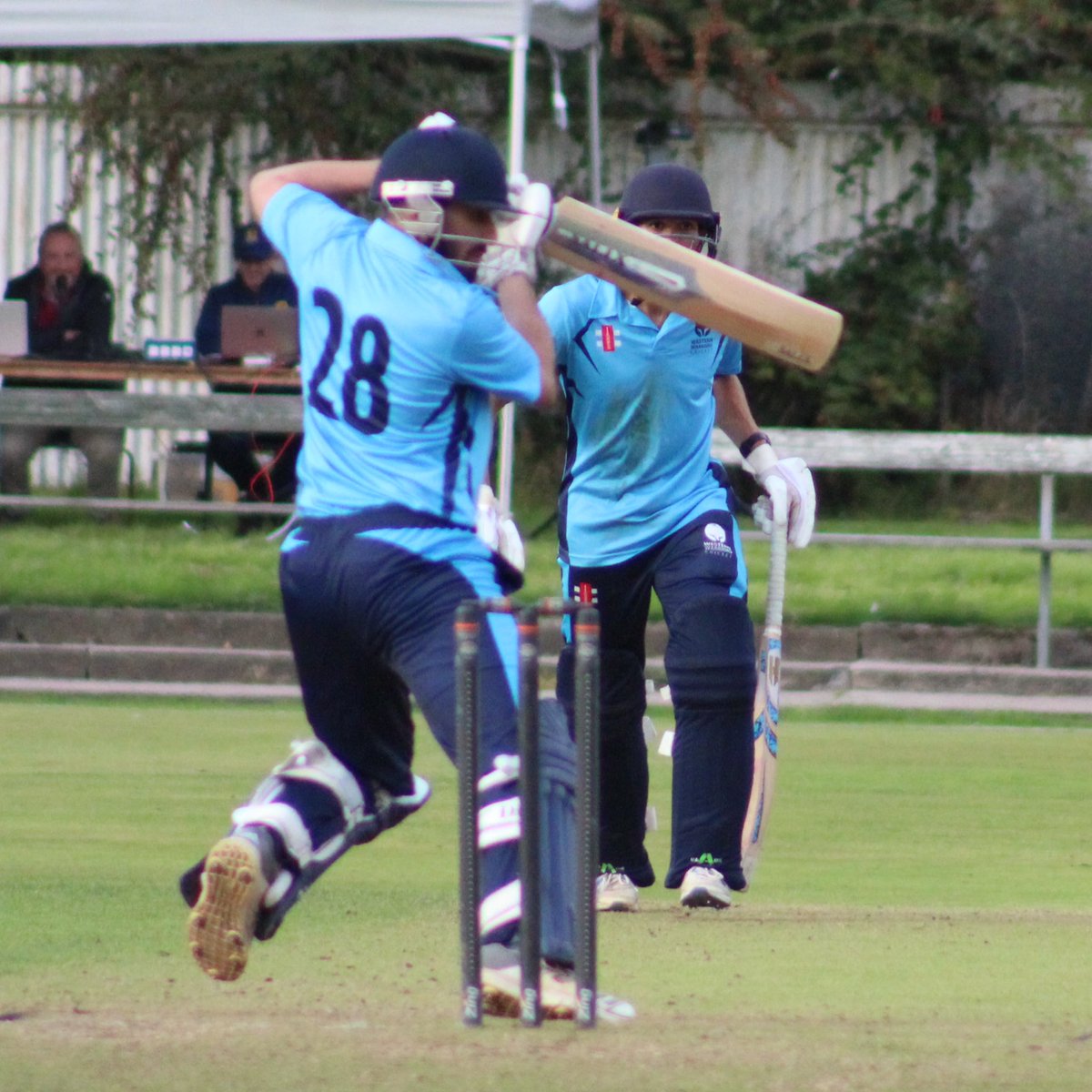 Evans bowls Bashir (15) to bring his cameo to an end, and see the Warriors bowled out for 119. Henry not out 17*. The <a href="/KnightsEastern/">Eastern Knights</a> win by 28 runs.

🛡 #WarriorṦpirit