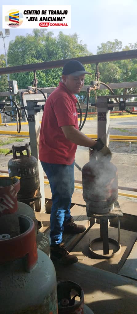 YareAlcaldia's tweet photo. Desde el centro de trabajo "Jefa Apacuana" Se da inicio al PLAN DE ABASTECIMIENTO DE  GLP para los municipios Simón Bolivar y Tomas Lander, para lograr el llenado de cuatro mil cilindros 
#OrgulloYarense 
#gascomunal 
@mirandagas_ 
@HectoRodriguez
@nicolasmaduro 
@saulyanezyare https://t.co/xIb6CfOtgy