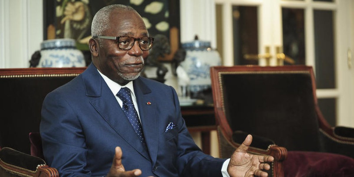 jeune_afrique's tweet photo. L’ancien président de l’Assemblée nationale gabonaise Guy #Nzouba-Ndama a été brièvement arrêté, ce samedi 17 septembre, à la frontière avec le #Congo-Brazzaville alors qu’il était en possession d’une forte somme d’argent. Il a depuis été libéré. #Gabon👇
https://t.co/HhFSrHe8Vl https://t.co/RUnZ5cUhLB