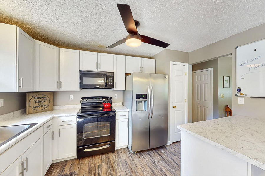 HommatiNetwork's tweet photo. 322 Green Jade Estates Dr, Fenton, MO 63026 - 3 Beds 2.5 Baths 1344 Sq Ft Built 1989. Experience this beautiful home with an interactive 3D tour @ https://t.co/EnRleCZ5MP

#Hommati #stlouisrealty #stlouisrealestate #stlouishomes #stlhomes #stlrealtor https://t.co/ymWIqzrUNQ