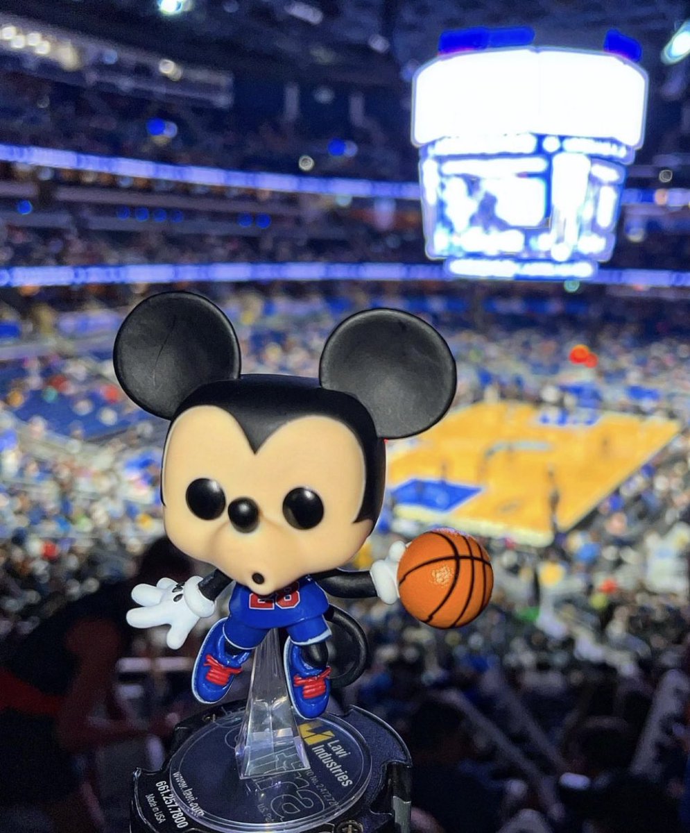 MrsSR00's tweet photo. Final #FunkoPhotoADayChallenge 🏀 #TeamSpirit @OriginalFunko
#Funko #FunkoCommunity #Disney #OrlMagic https://t.co/GgRGnmqn2R