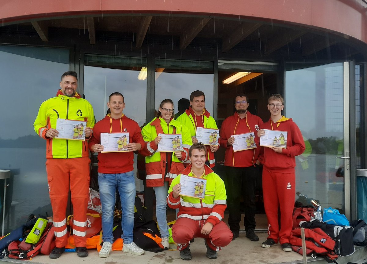 Examen dagopleiding Lifeguard Open Water in Breda <a href="/KNBRD/">Reddingsbrigade Nederland</a> voor de <a href="/Reddingsvloot/">NRV Nationale</a> <a href="/VRMWB/">Veiligheidsregio MWB</a>. Na 5 intensieve opleidingsdagen, was vandaag voor de eerste 7 kandidaten het examen. Theorie postwerk, reflectie gesprekken en diverse praktijkcasussen. Resultaat : iedereen geslaagd 🎉