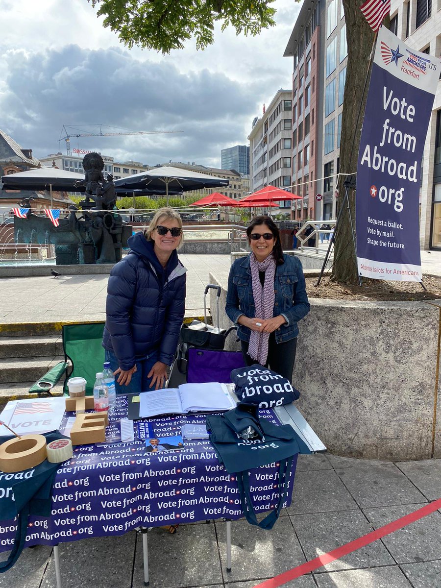 humanismrocks's tweet photo. Climate is at stake, democracy is at stake, civility is at stake. If you are a US citizen living abroad, you have the right to vote. Use it! Show your kids you care. Go to https://t.co/1pAHkrM6hV.
#registertogether and #votefromabroad https://t.co/dr9MpntSRV
