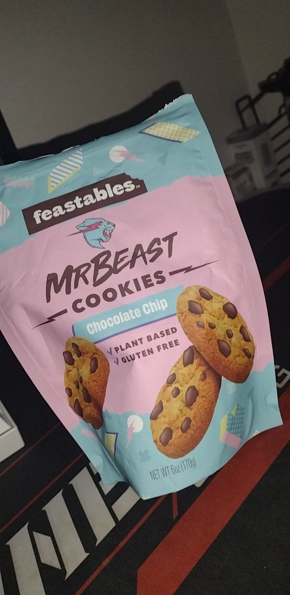 Cliptickz's tweet photo. @MrBeast they aren't bad but can you make a non plant based one plz😖 https://t.co/hZ0uaLPrWR