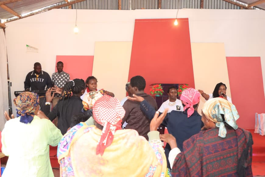Cometogether_Wi's tweet photo. Our founder was invited to launch the Pool of Healing Widows Ministry at Ngong'Road. Thank you Pastor Purity Muthoni for the amazing job. Let's continue #MakingWidowsMatter #LeavingNoOneBehind & #BalancingforBetter https://t.co/Nb3AmnM8uY
