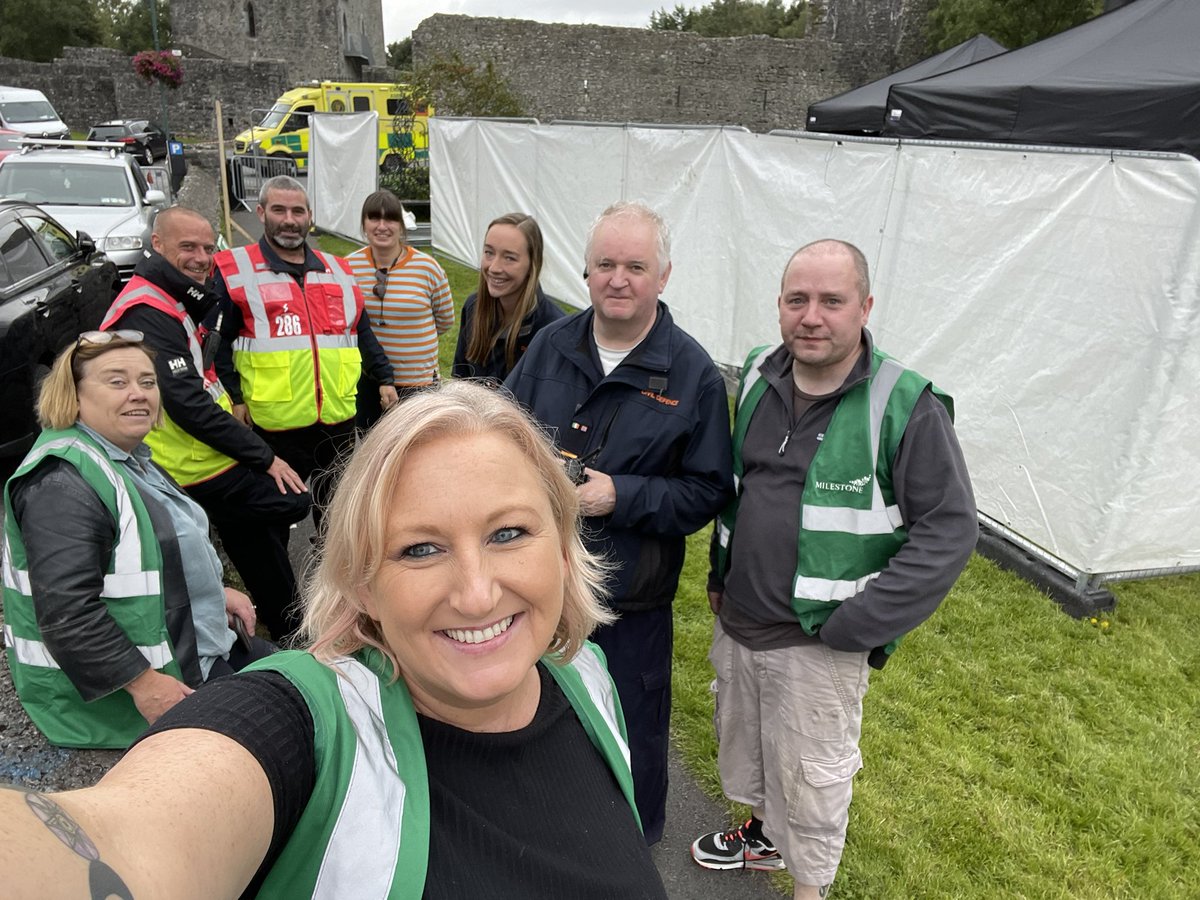 The band is back together! 

#CeolAnFhómhaoir @galwaycountycouncil 
#athenry @paddycaseymusic @saoirsecasey_ @mundy_music @cueoneireland