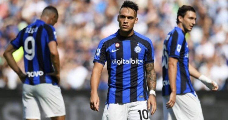 Hoy en día el Inter esta muy débil competitivamente, han perdido el 44% de sus partidos esta temporada, tienen graves problemas defensivos y el mediocampo no logra conectar con el ataque, sumado a esto tienen a un entrenador que no convence peor que no puede destituir por dinero