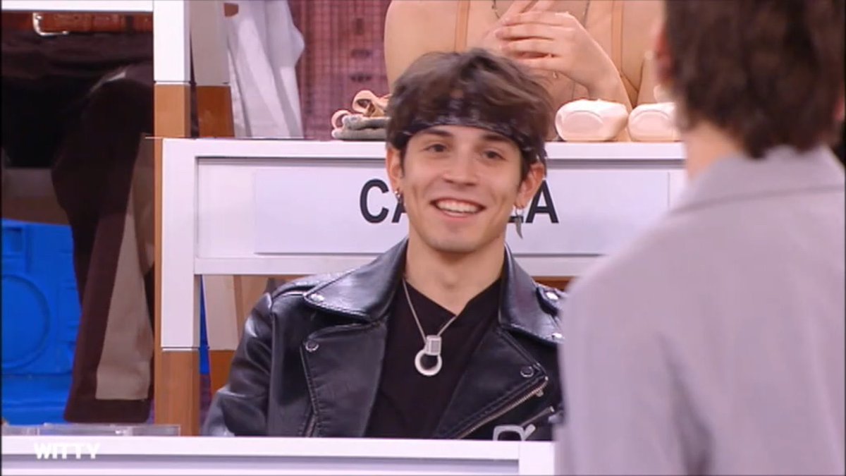 quel banco urla un solo nome e quel nome è ALEX 

 #Amici22 #alexwyse