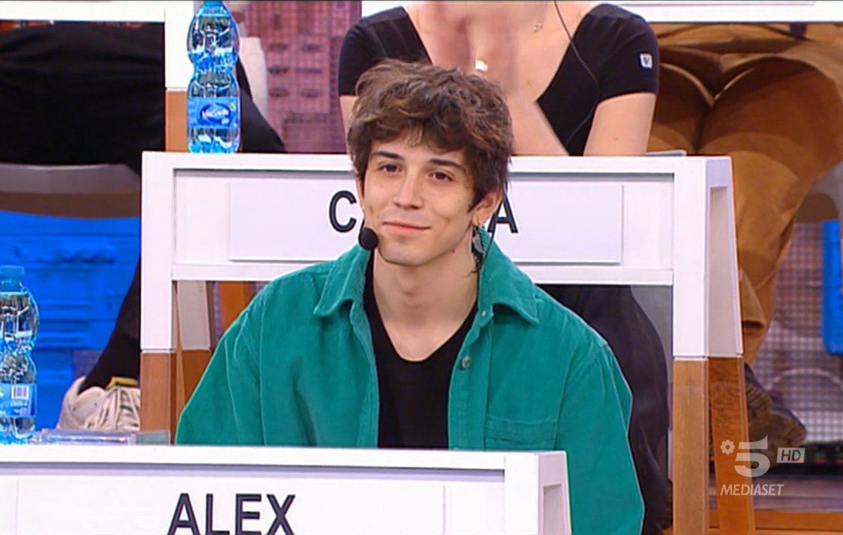 thepr0phecy__'s tweet photo. quel banco urla un solo nome e quel nome è ALEX 

 #Amici22 #alexwyse https://t.co/Yvk2VINuyo