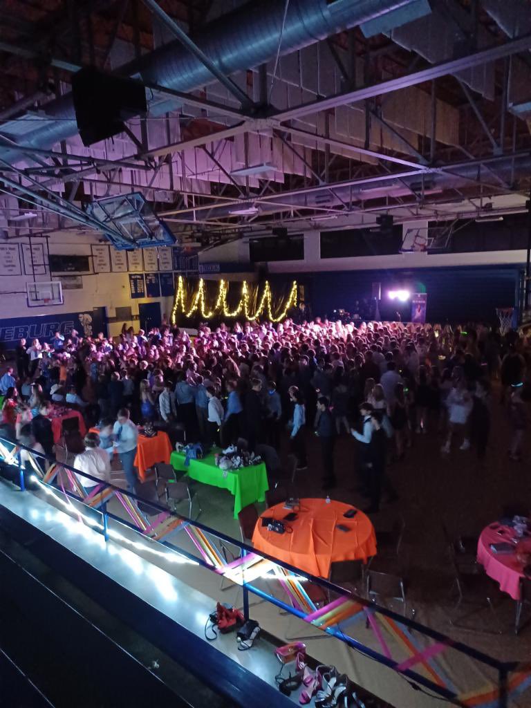 FburgStuCo's tweet photo. What an incredible turn out last night for GLOCO 2022! Our school of 650 students had 615 attend last night’s Homecoming Dance! 

A big thank you from Student Council to everyone who helped make last night, Freeburg Friday, &amp; the entire week a huge success.

#GoMidgets
#GloAllOut https://t.co/CV2oftJLuy