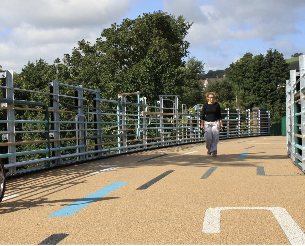 Dewch i ymuno â ni ar Daith Gerdded Masnach Deg Wythnos Werdd Fawr - O Glydach i Abertawe. Dydd Sadwrn 24 Medi 2022. Cyfarfod ym maes parcio Neuadd Gymunedol Vardre Road yng Nghlydach (SA6 5LP) am 11am ddydd Sadwrn 24ain Medi. Gallech gerdded rhan yn unig os dymunwch.