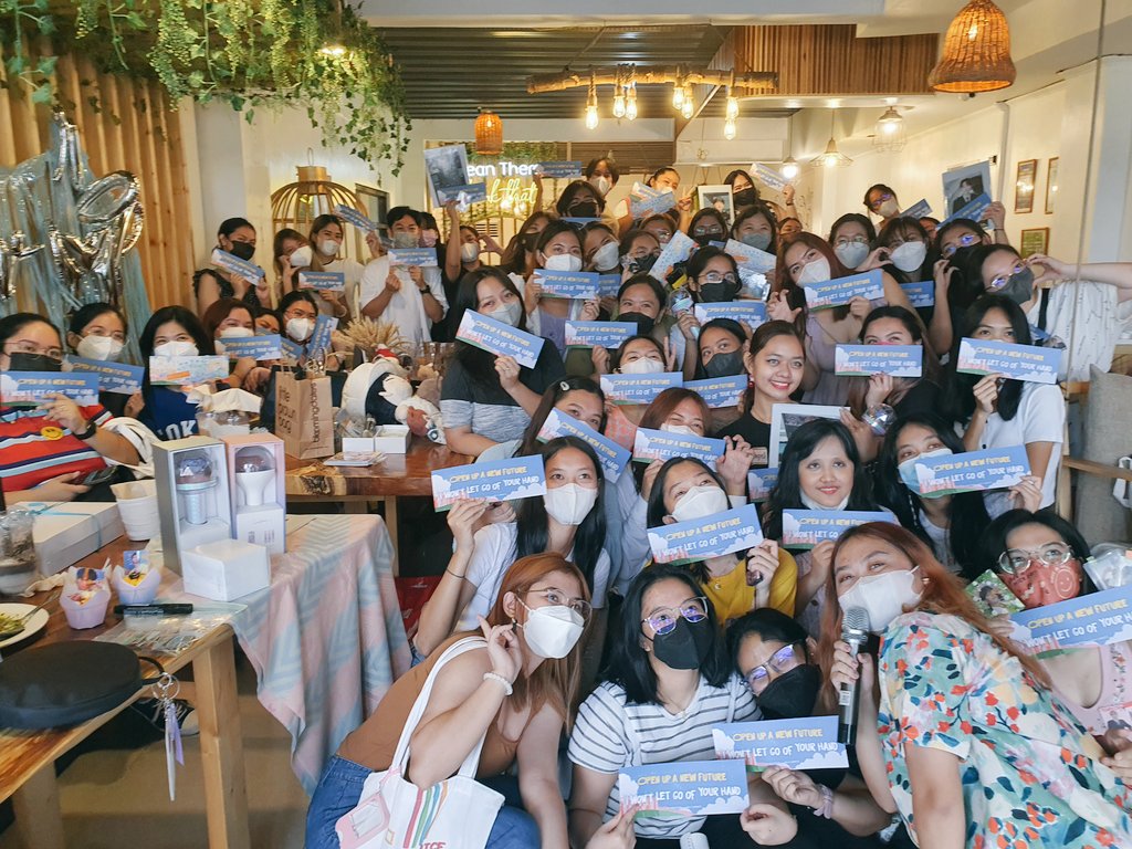 kdramatreats's tweet photo. What a well-spent day with Carats for this successful cupsleeve fundraising event <3

I really had so much fun interacting and playing and jamming Seventeen songs, until next time! See you next month @pledis_17 💙 #SectorPH #SectorPAM https://t.co/T6w19imGXl