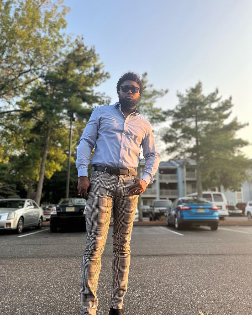 nowaaron_'s tweet image. It’s #ChelseaBoot season! And if @visionvava knows me like I think she does…it’s #Aaron in Chelsea boots season!! 😂