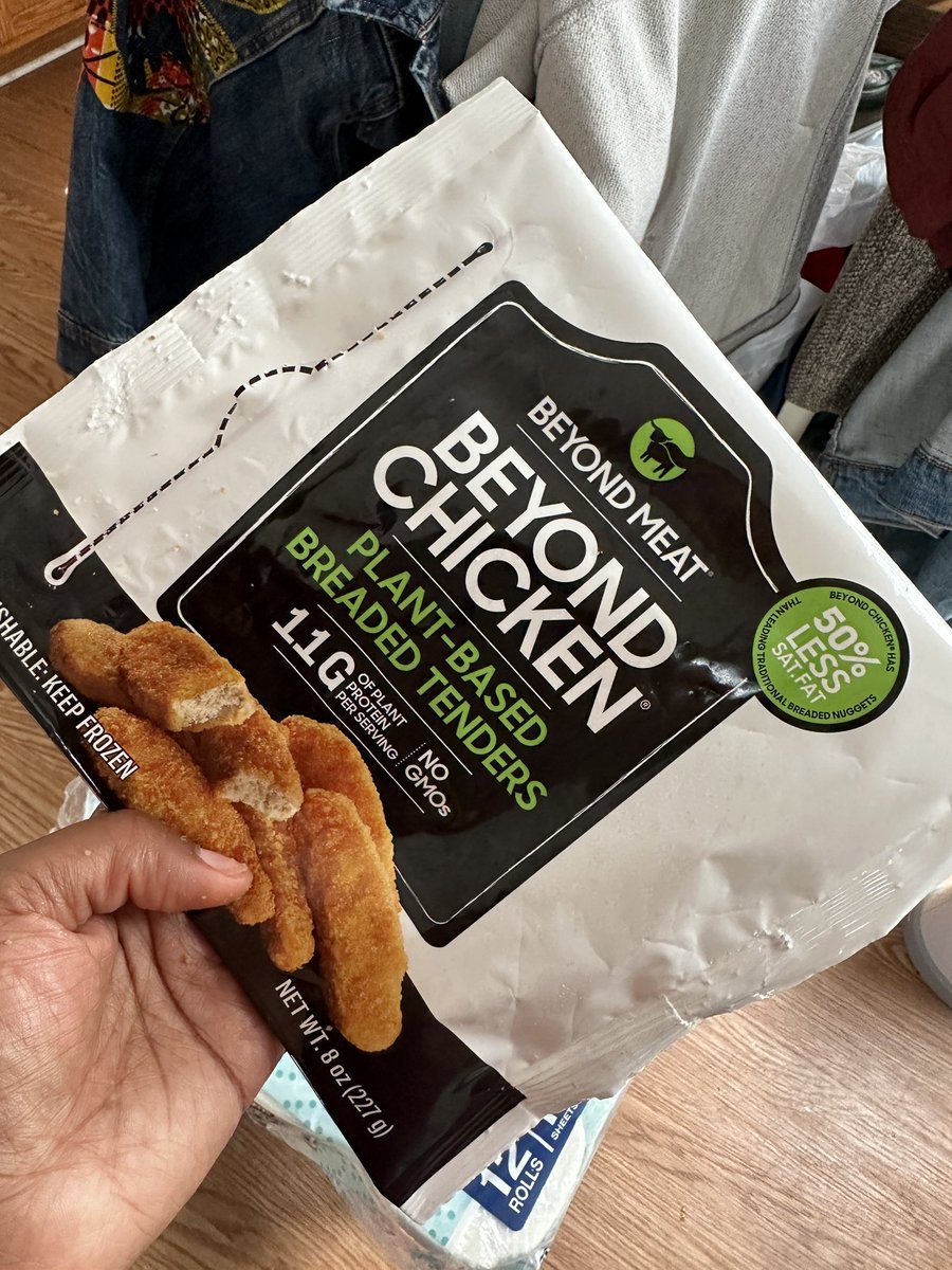 forever12's tweet photo. @BeyondMeat love your chicken tenders but disappointed that the amount included changes from package 
Brought two - one had 7 while this one only had 5😕 https://t.co/ZytgwAm2ve