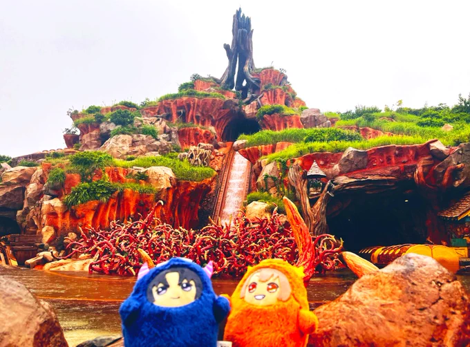 今日のTDL、悪天候により午後からのパレードは全公演中止、蒸気船と蒸気機関車以外のアトラクション一時全凍結でモン撮しかやることがない時間があったりなどした 