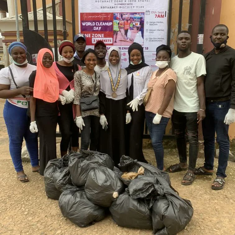 raczone2oyo's tweet photo. Akesan Market (OYO) as well as Oja-Gbo Market (OGBOMOSO) 

#ImagineRotary
#RotaractD9125
#RacZoneK
#WorldCleanUpDay
#OneZoneThreeMarketsCleanUp https://t.co/L4giaWxqw9