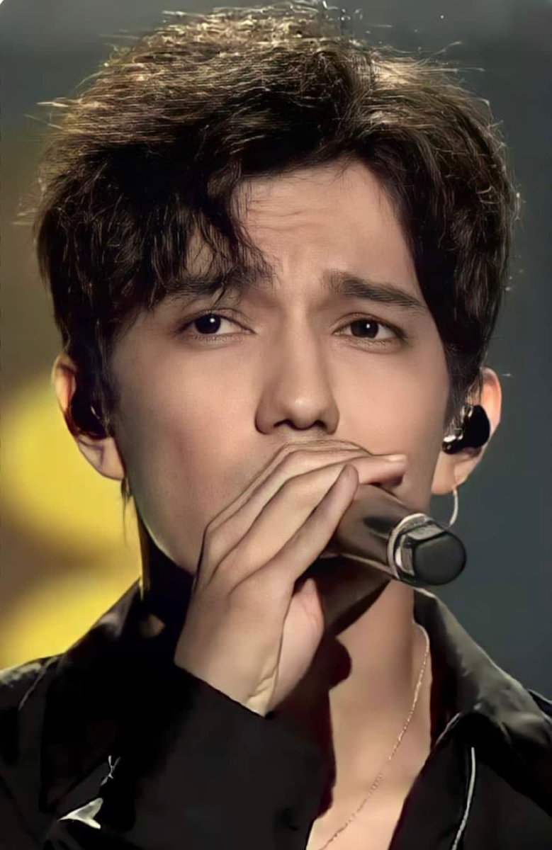 Anaygm1's tweet photo. @porktendencia @dimash_official Son tendencia por que Dimash es la mejor voz del mundo y un cantante humilde y amoroso con sus dears, porfavor escuchenlo se van a enamorar de el 🥰😍🇰🇿 https://t.co/l1Vlmc202Z