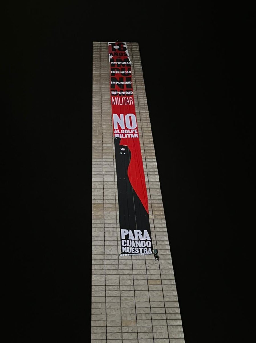 antimonumenta's tweet photo. Acciones políticas contundentes se realizaron esta semana en #CiudaddeMéxico: la #Antigrita, la colocación de una manta monumental en la #Esteladeluz y las pintas en la #GlorietaDeLasMujeresQueLuchan y #monumentoalaRevolución
¡Mujeres contra la guerra y el terrorismo de Estado! https://t.co/YUuZybef1P