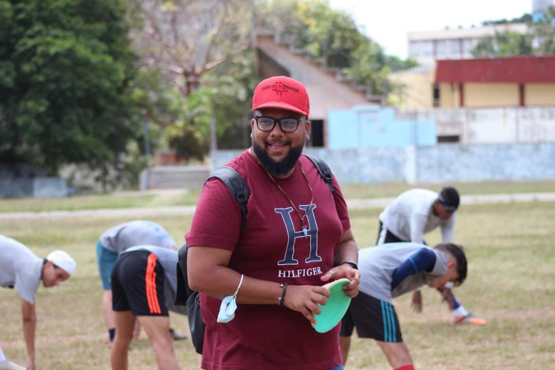 FutbolFcom's tweet photo. Muchas felicidades a @MisterGabo5;  nuestro DT. Cabeza pensante de este proyecto, el primero que se sacrifica por nuestra #Feconeta.

Pásalo bien Gabo🐼, te has ganado el cariño y el respeto de toda una facultad!!! https://t.co/ZQeIix8fTY