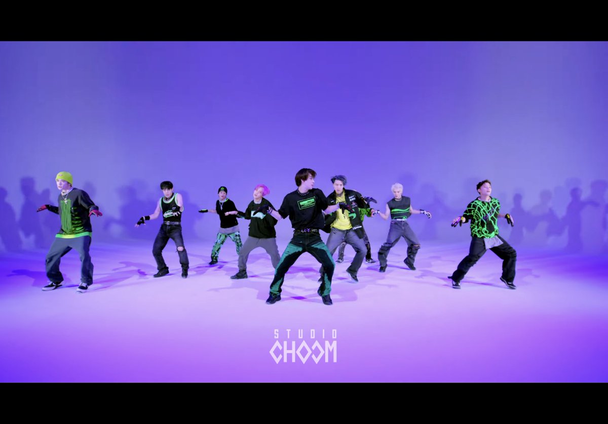 NCT_D7V's tweet photo. When i look at the music video performance, i really fall in love with this crab like movement. It remind me of a crab so so much. In a cute way, they make it a strong move that I tend to follow heheh. ALL THE BEST NCT 127.

#BEORIGINAL_NCT127 @M2MPD https://t.co/VqKqGSf5jC