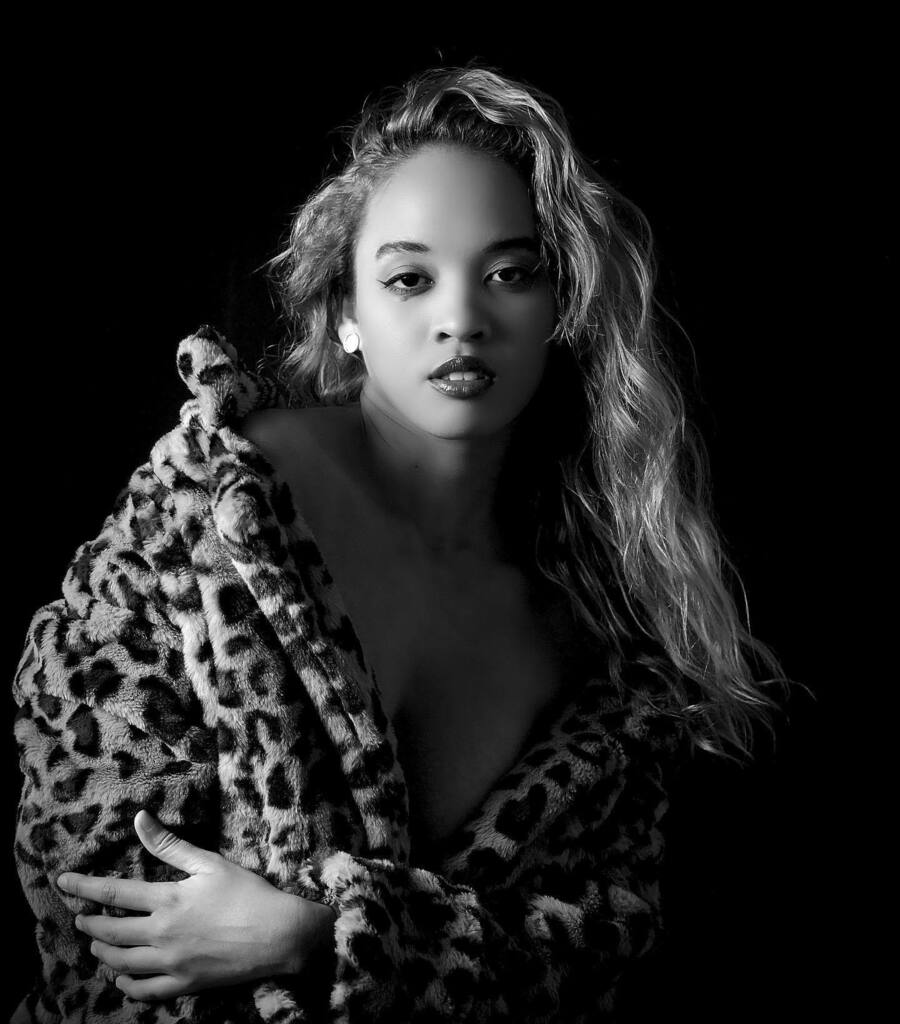 J3photo2's tweet photo. Justine

@_justinepe 

#portrait_vision #portrait_perfection #portraiture #soul #greenvillemodel #scmodel #scphotographer #nymodel #greenvillesc #gvlifestyle #bnwsouls #bnwportrait #naturalbeauty #headshot #yeahthatgreenville https://t.co/DtXoDca7Vz https://t.co/OmstrcXjXy