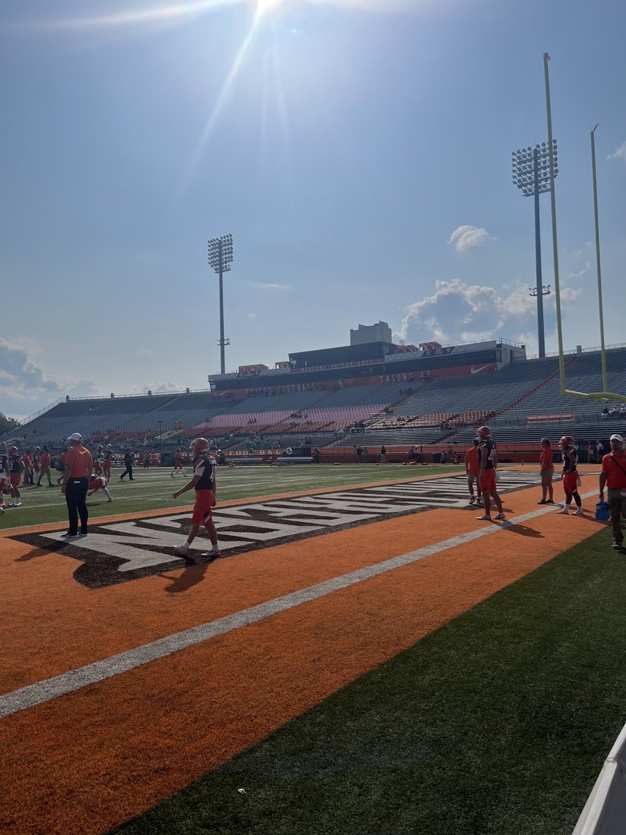 jkelley_6's tweet photo. Had a great time at Bowling Green yesterday. Thank you for the invite!! @CoachHedden @ErikCampbell @BG_Football @NOFBpersist @CoachBoyeas https://t.co/PCKcm2J2x1