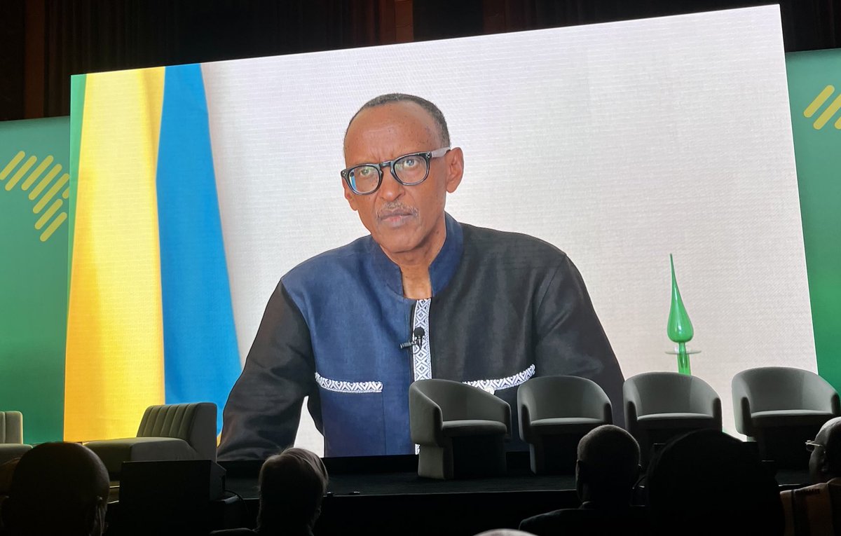EleniGabre's tweet photo. @PaulKagame ‘s words are MUSIC to my ears “Africa’s potential lies in the power of Africa’s #youth, with creativity and entrepreneurship, relying on technology and innovation”.., in a word, YES! #timbuktoo #innovation #startups #StartupsSolveProblems #UnstoppableAfrica https://t.co/kG1jFZLIqZ
