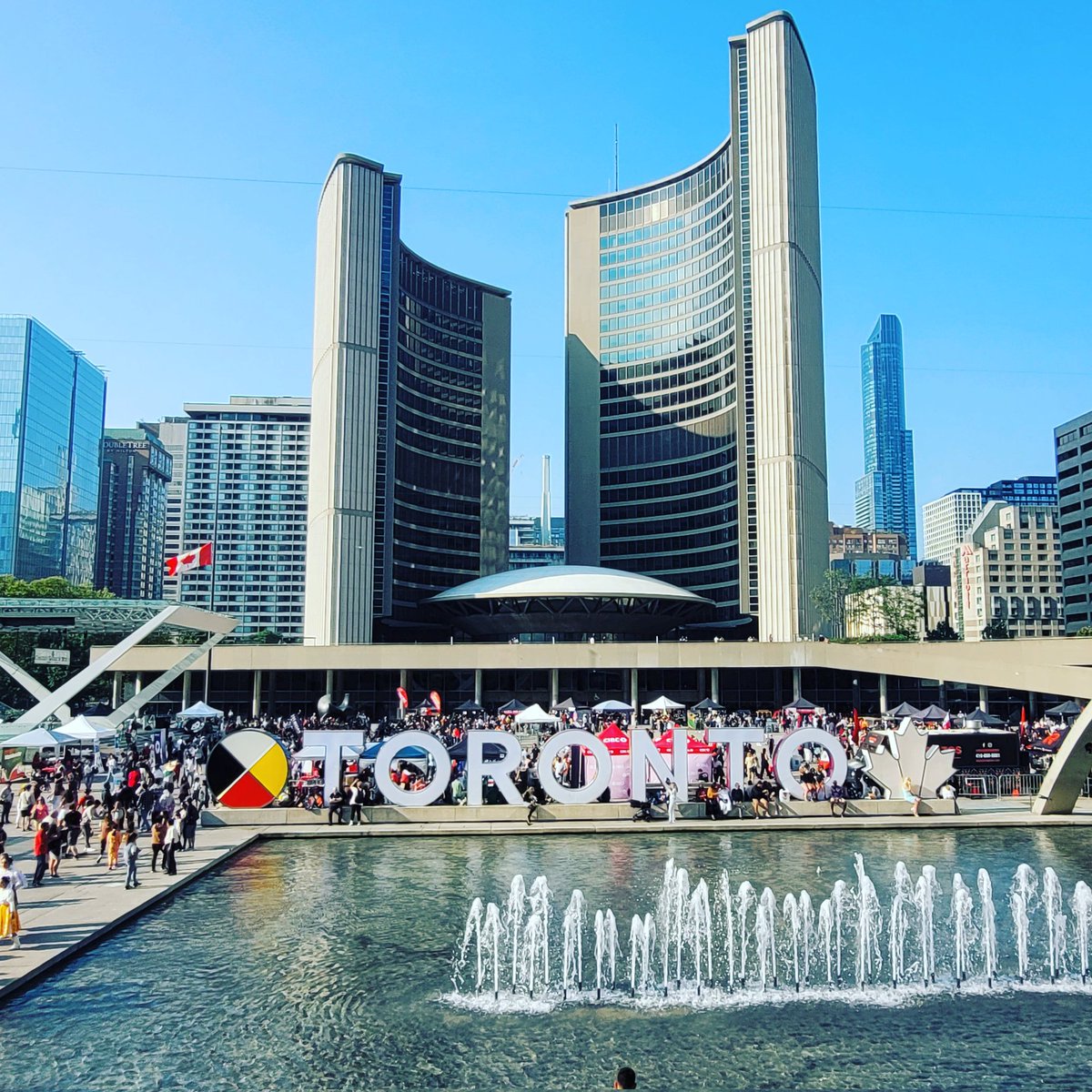 TeddyWilson's tweet photo. #Toronto ❤️'s #Mexico &amp; so do I! 🇲🇽  #Yesterday, Mexico #IndependenceDay celebration, #NathanPhillipsSquare! Happy #MexicoIndependenceDay! ... was technically on #September16, but celebration yesterday! 😊
🇲🇽💜🇲🇽💙🇲🇽💚🇲🇽 #Saturday #SaturdayToronto #mexicanindependenceday https://t.co/Yp1jhUKjit