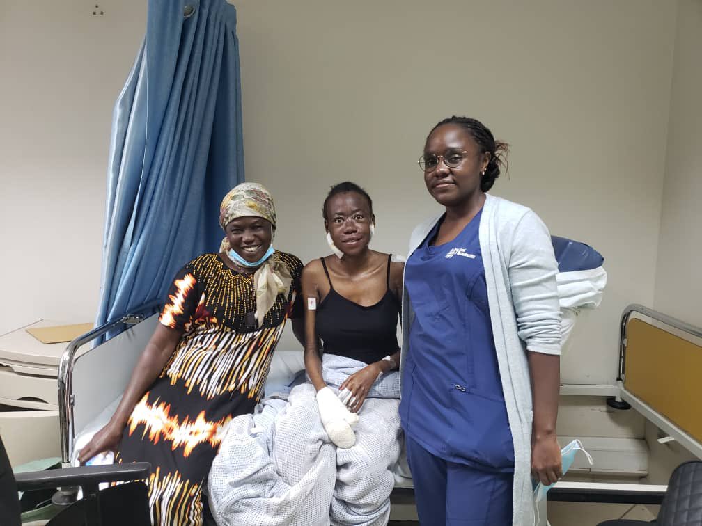 Bossbaeomubwati's tweet photo. 11days Post operation😊. I am stronger today, Unfortunately i havent cleared the whole bill, am short of 7m Ugsh, Please help me. 0703178509-santalucy fungaroh/0782195992-Rhonet Nandaula. God bless you as you help me heal better😊 https://t.co/NnHNkFak2c