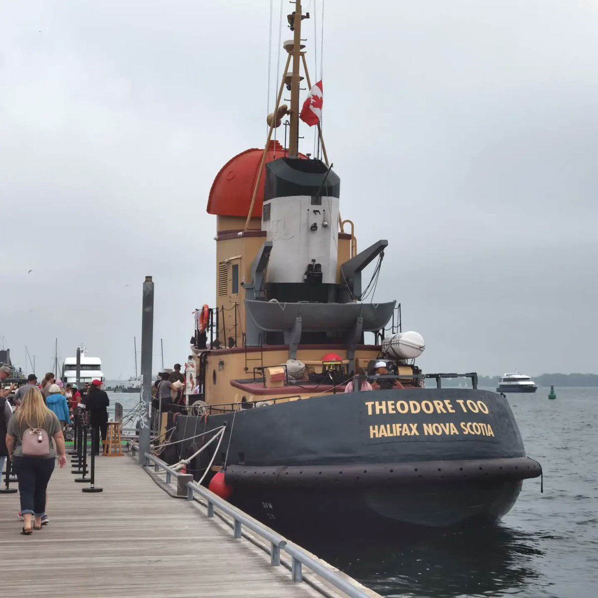 MoVernie's tweet photo. Welcome to #RedpathWaterfrontFestival.

It's happening today (Sept 18) &amp; you can visit #HTOPark or #SugarBeach or you can visit BOTH locations.

It's open to the public + it's FREE. Come today to the #waterfront &amp; have some fun.

@pinkdreams_inc + @TOwaterfest

#PinkDreamsInc https://t.co/LivBs0gX6r