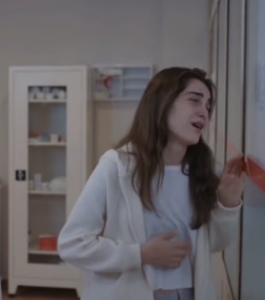 profofseriess's tweet photo. son yaz bittiğinden beri kendime gelemedim 

ÖzlenenYaz SonYaz https://t.co/GPnG4hIuCv