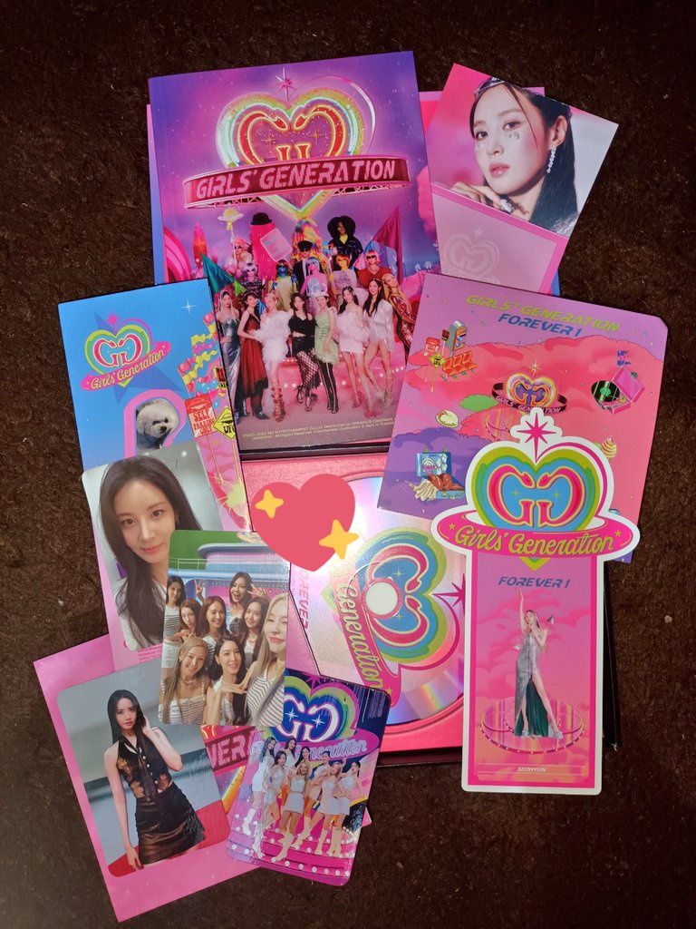 deva_norita's tweet photo. Yeayy, albumku dah sampee (+bonus freebies unoff pc yoona+full member by @SNSDINAUNION) thanks a lot adminn 🫶🏼🫶🏼💗 https://t.co/tREalxL5YP
