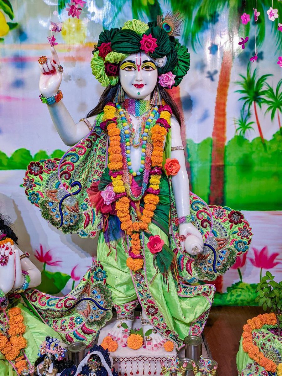 IskconAligarh's tweet photo. #Arjun #Krishna #deities(called as #Arjun #Varshney #Krishna) #Darshan,
#Iskcon #Aligarh #Gita #Gyan #Mandir, #Harduaganj. 18.09.2022
Photography courtesy of Mayapur Chandra (KRD) Prabhuji.
#APNA #SAHAYOGI #PREMI #PARIVAR.
#अपना #सहयोगी #प्रेमी #परिवार | https://t.co/NDKRosloMH