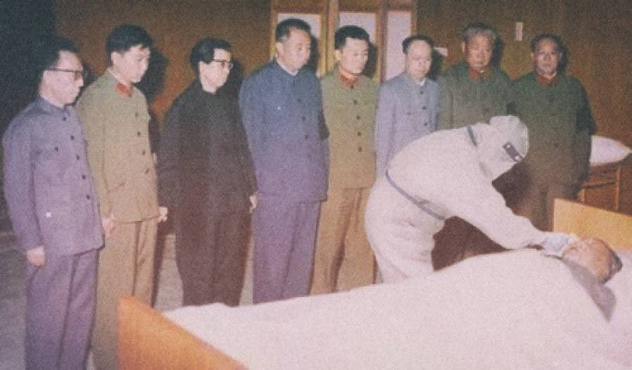 OttoHuang120's tweet photo. 這是 P圖，
用來諷刺 中國的 白衛兵 無所不在⋯ https://t.co/z1sEoPzc1L