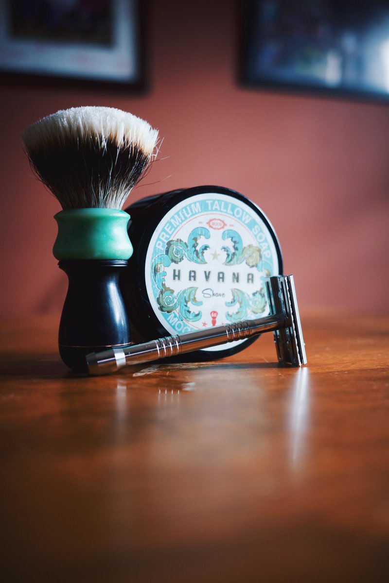 GTARDIF86's tweet photo. SOTD: 09/18/2022 

Razor: Yates Precision  921
Brush: Chisel &amp; Hound Sea Foam Lily  Badger
Soap: Moon Soaps Havana
Aftershave: Moon Soap Havana Aftershave

#chiselandhound #sotd #wetshavers #traditionalshaving #havana

  - Shared from My Shave Den for iOS https://t.co/ucPbv4iMV5