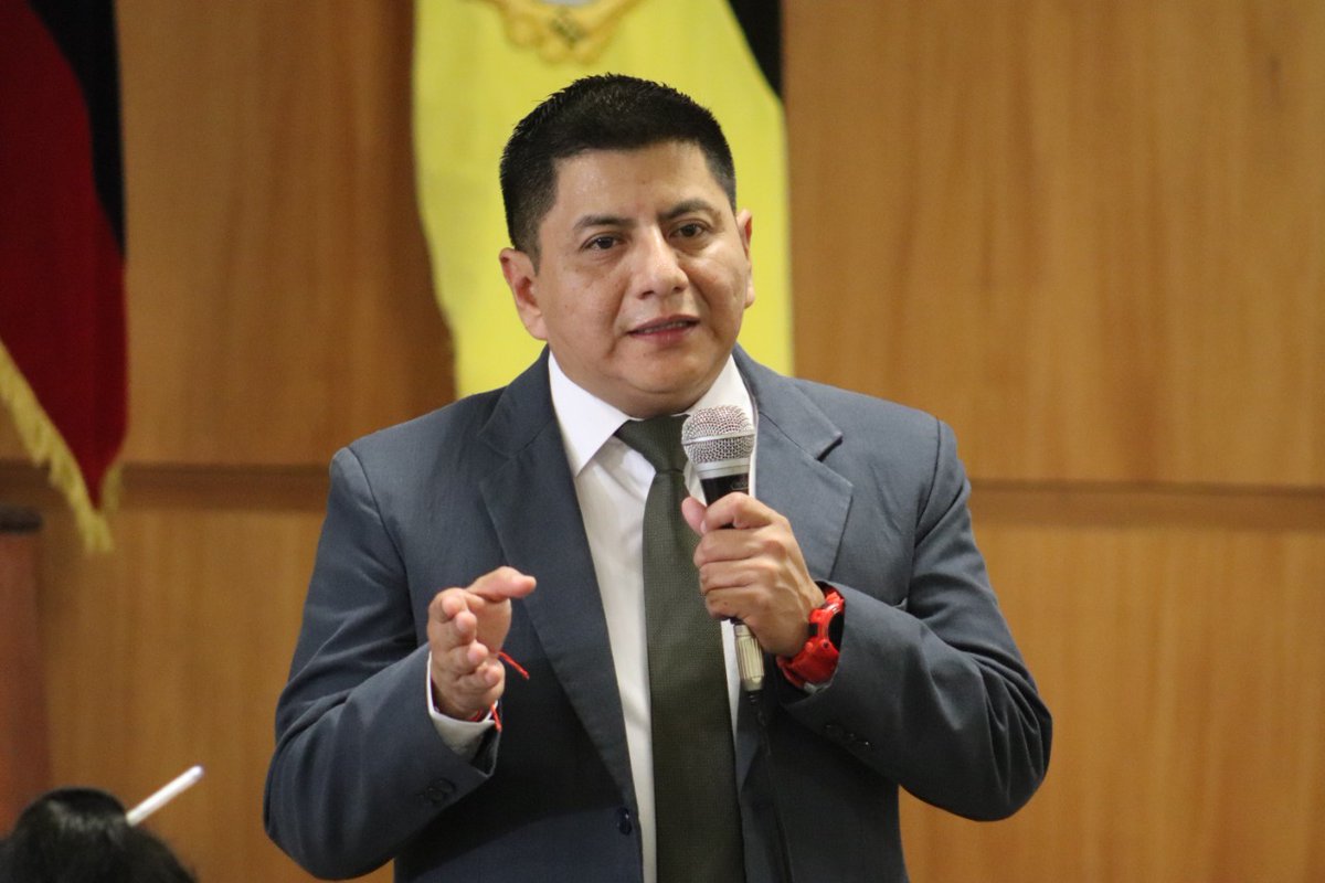 CMProSantaElena's tweet photo. IMÁGENES | El @CMProSantaElena  realizó con éxito el Conversatorio por la Semana de la Seguridad del Paciente, donde tuvo la  participación de dos grandes expositores la Dra. Verónica Cajas y el Dr. Fernando Rodríguez.

#YoSoyMédicoFederado👍🏻 https://t.co/gj2rq6Hv1F