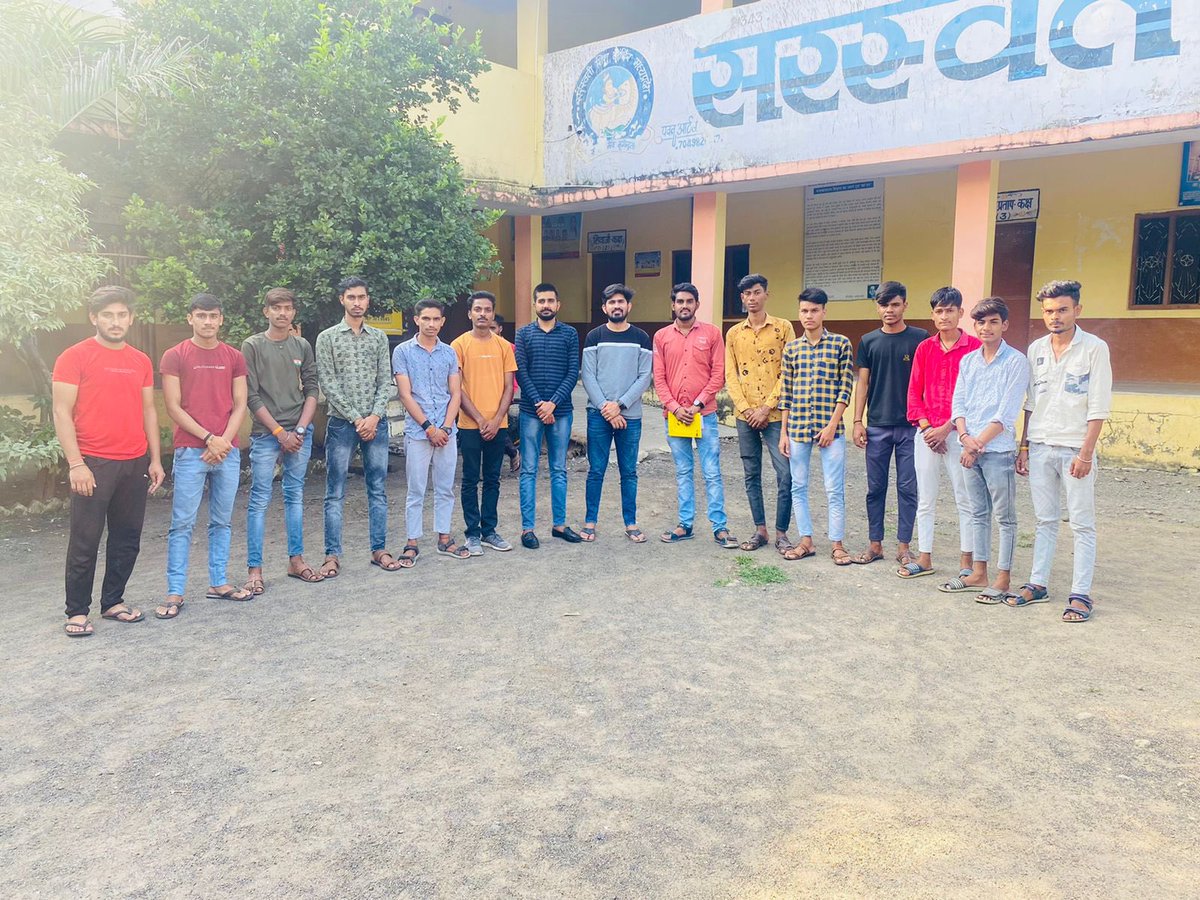 advsohankumawat's tweet photo. अखिल भारतीय विद्यार्थी परिषद ज़िला आगर मालवा की कनाड नगर की इकाई घोषणा सरस्वती शिशु मंदिर में हुई जिसमें मुख्य रूप से ज़िला संयोजक हर्षित यादव जी उपास्थि रहे #APVP #JOINABVP @abvpmalwa_mp @AbvpAgarMalwa @NileshSolnki12 https://t.co/8hLrHsHhA1