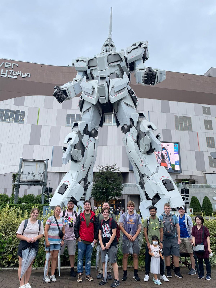 GALC_Hawkeye's tweet photo. Tokyo exploration! #GALCHawkeye https://t.co/L6RqLReTuo